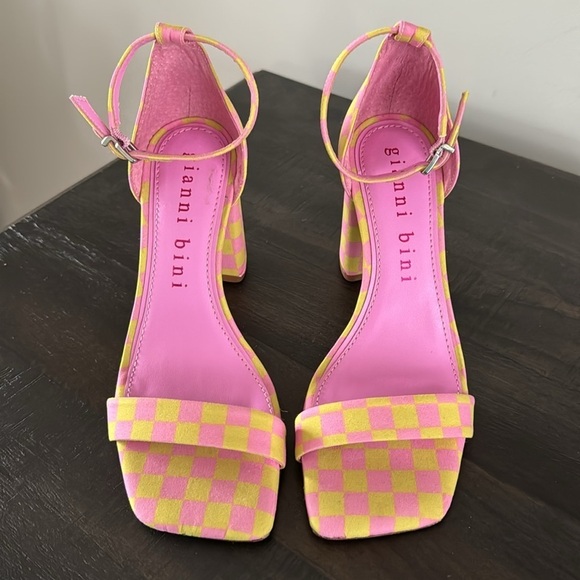 GIANNI Bini New Pink Barbie Y2K Heel Sandals Square Toe 6 NWT - Picture 4 of 9